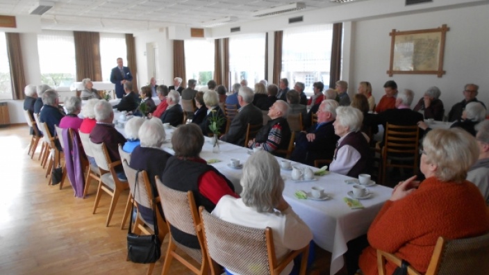 Bürgermeister Ulf Stecher berichtet der Seniorenunion